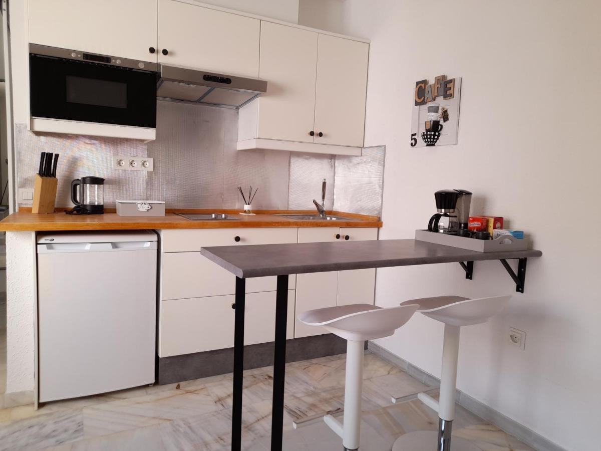 New Central Studio And Parking Zamarrilla Малага Екстериор снимка