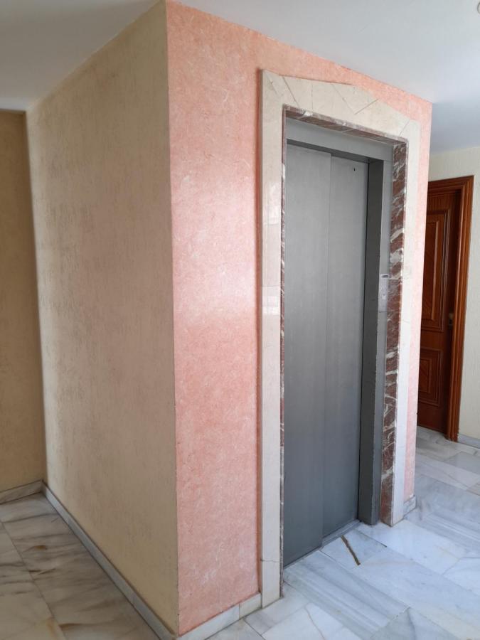 New Central Studio And Parking Zamarrilla Малага Екстериор снимка